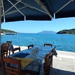 Poseidon Hotel *